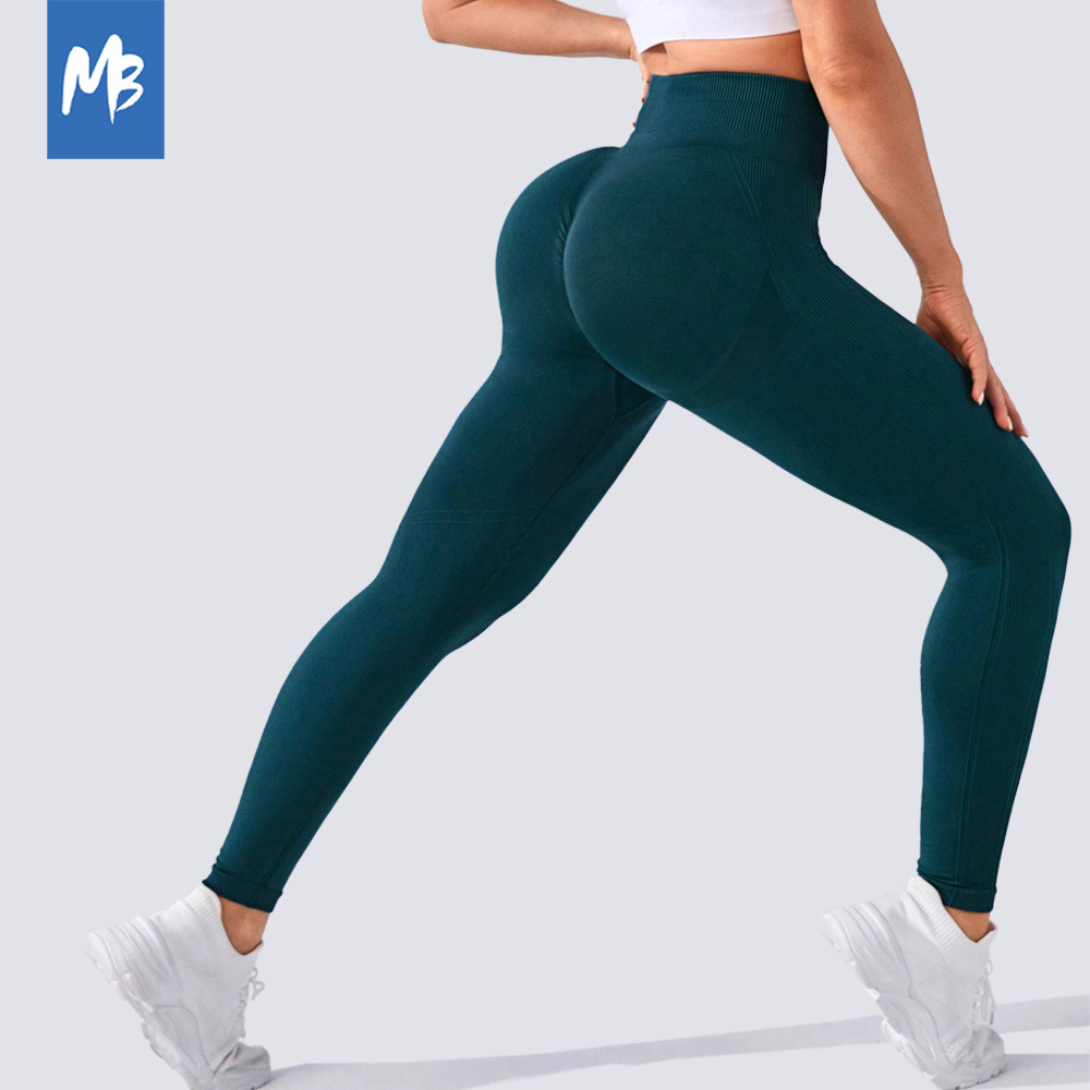 Leggings de talle alto que estilizan la figura para mujer, con un ajuste transpirable de secado rápido.