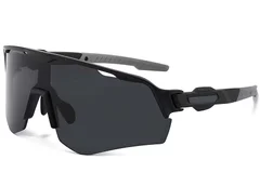 BS2607-0658_Black_Aviator_Plastic_Photochromic Glasses_corner-1