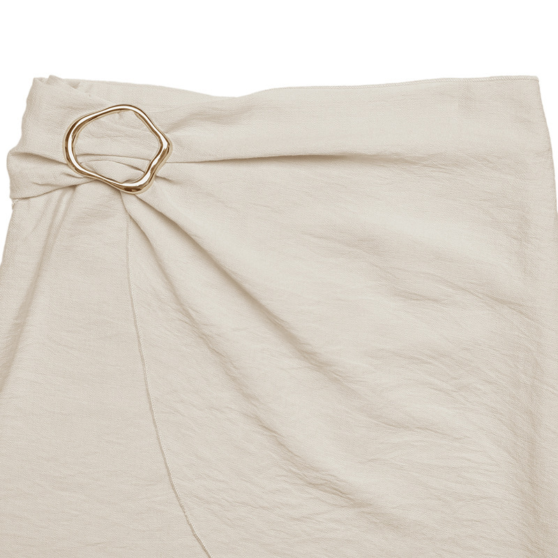 Jupe portefeuille mini beige à boucle - Chic et décontractée