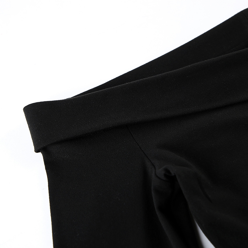 Haut chic noir à épaules dénudées et manches longues à nouer