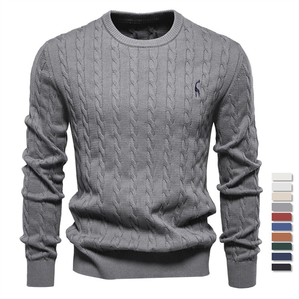 Pull en maille unie pour homme avec broderie cerf, idéal pour les tenues décontractées d'hiver.