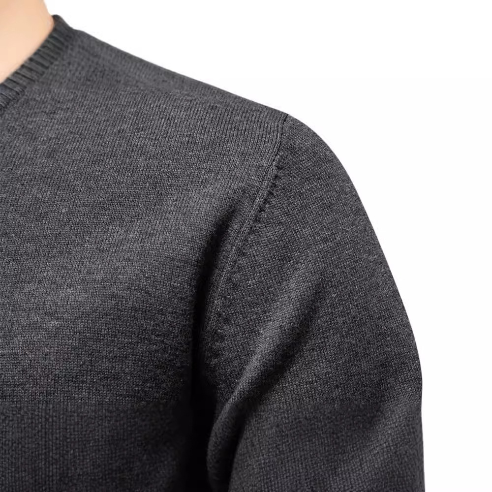 Round Neck Solid Color Casual Men's Sweater for Autumn and Winter