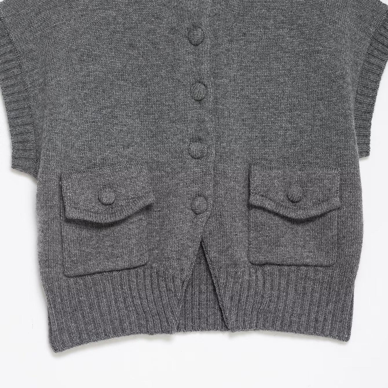 Detalle de botón de chaleco de punto - Estilo europeo KUN-00007