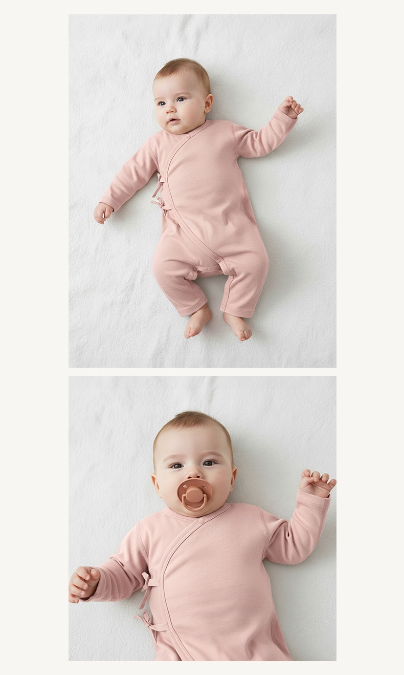 Babero de bebé de algodón orgánico con diseño de pétalos: suave y transpirable.