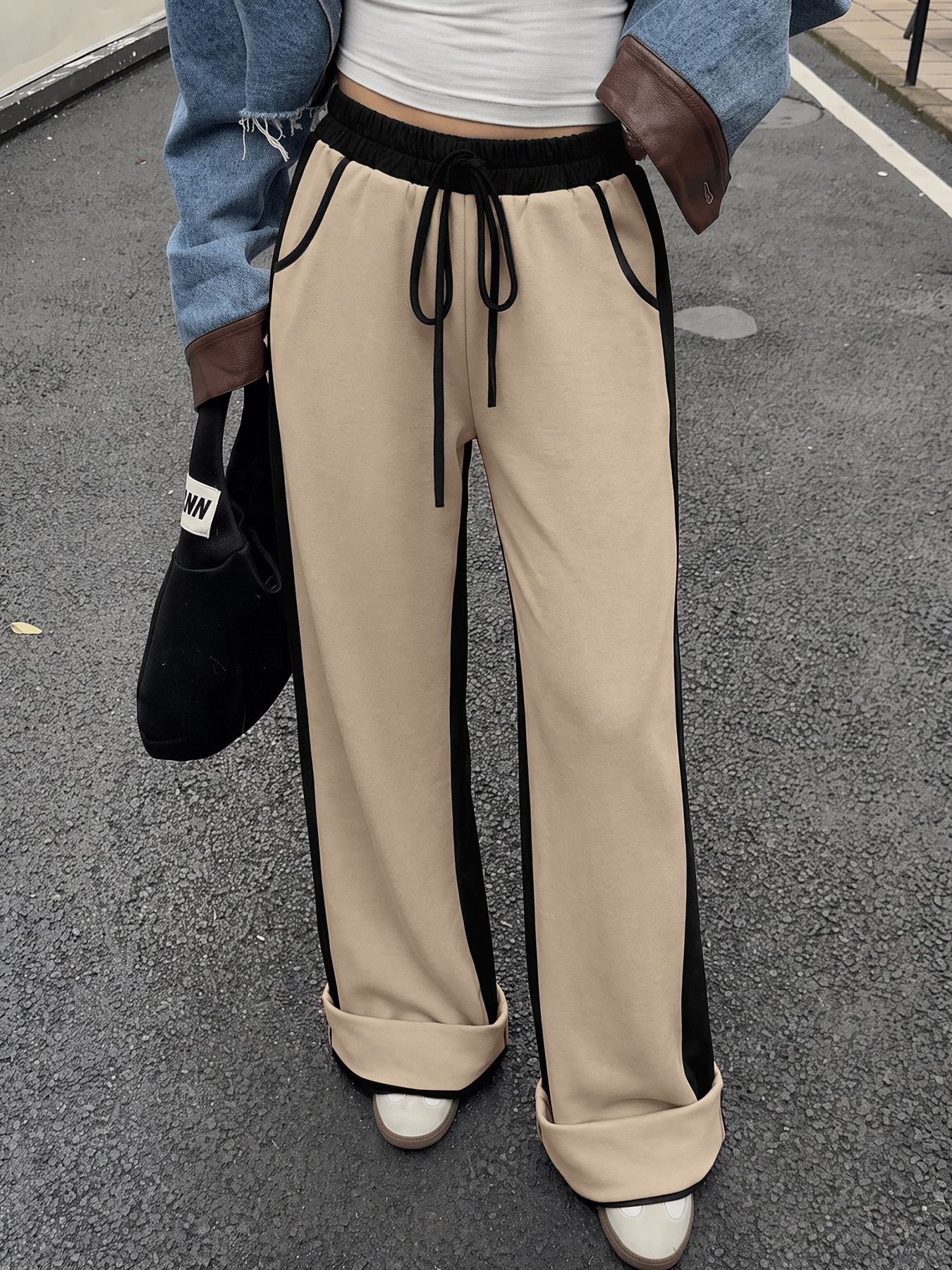 Women's Wide-Leg Contrast Side Stripe Sweatpants