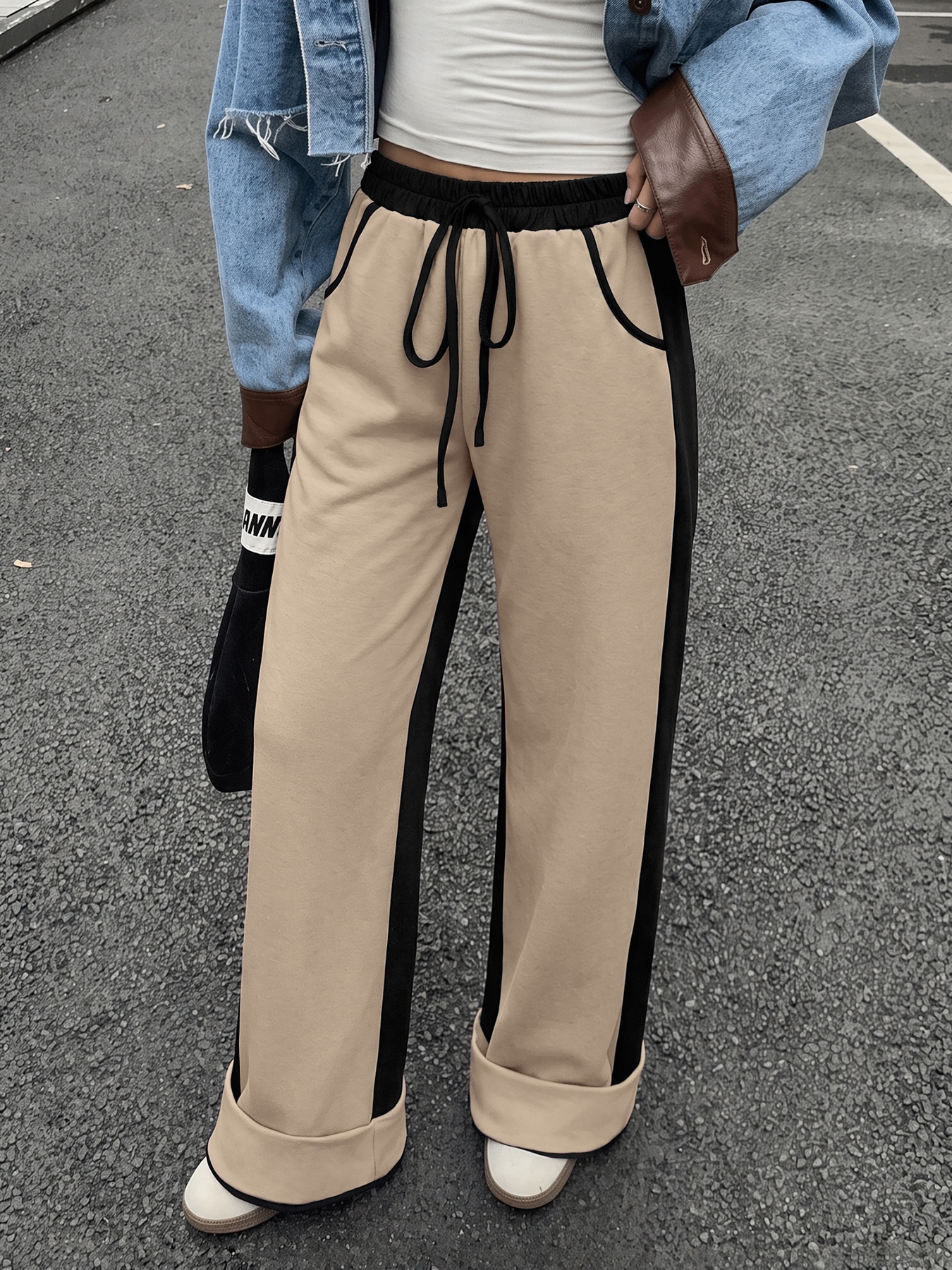 Women's Wide-Leg Contrast Side Stripe Sweatpants