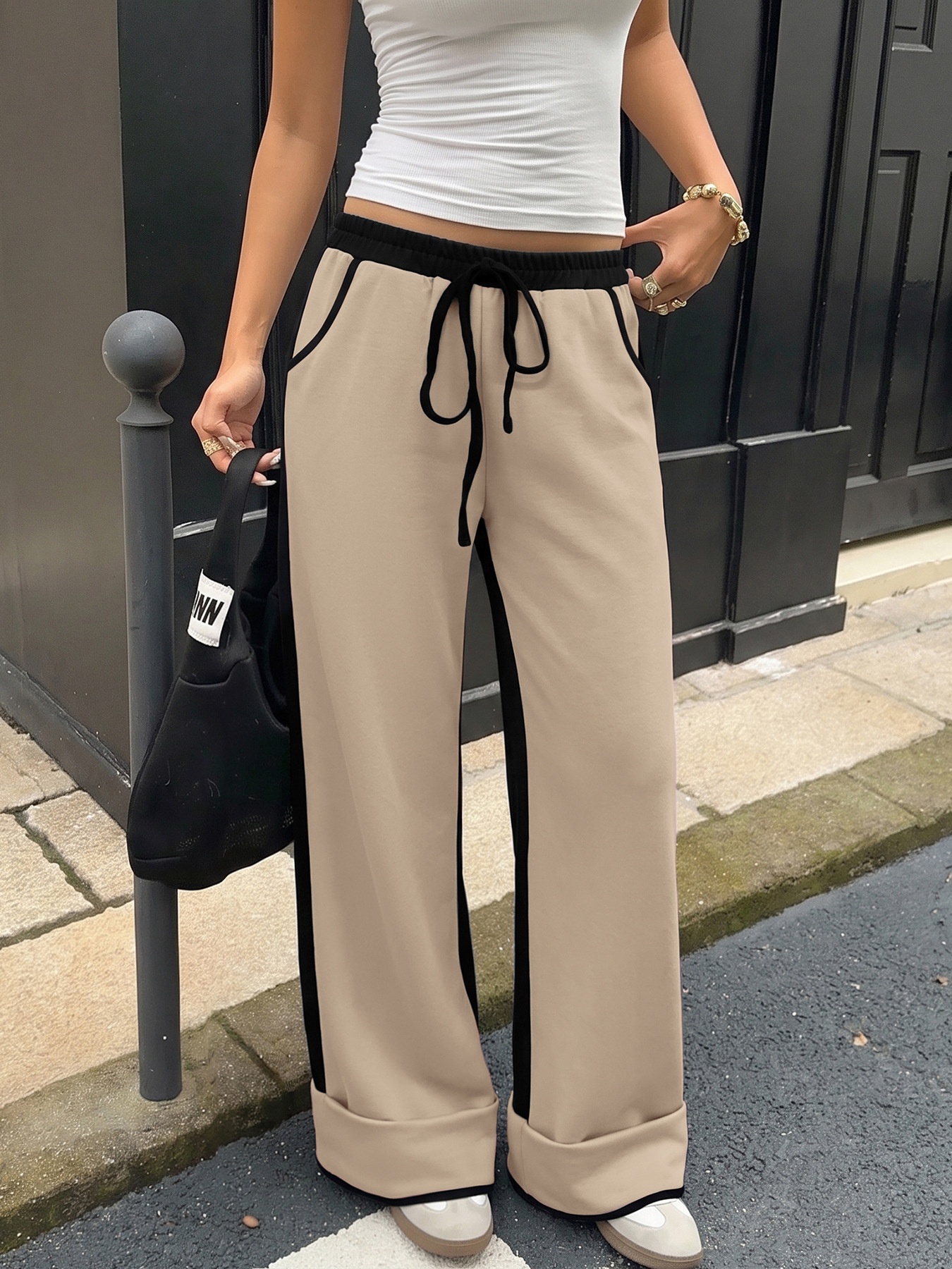 Women's Wide-Leg Contrast Side Stripe Sweatpants