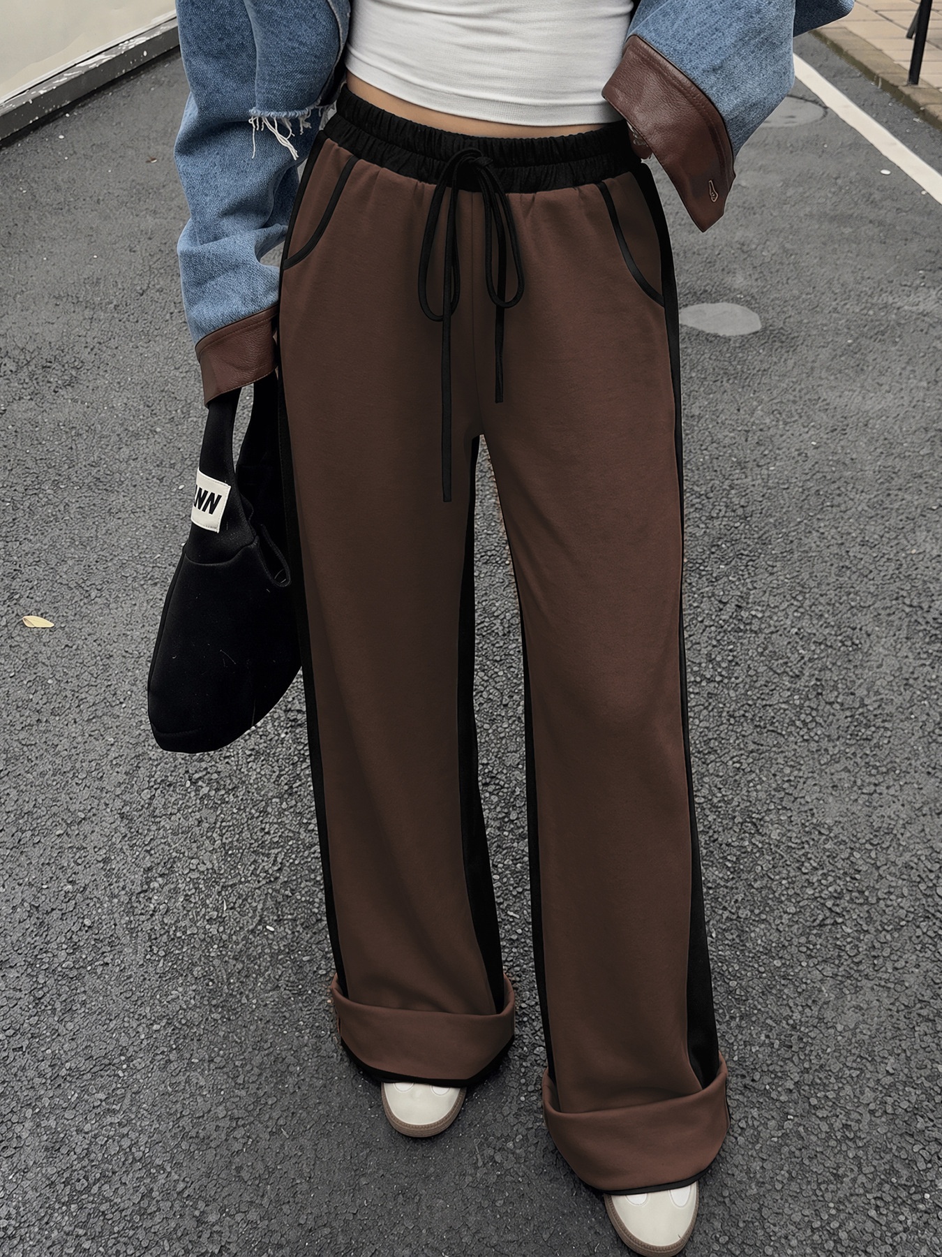 Women's Wide-Leg Contrast Side Stripe Sweatpants