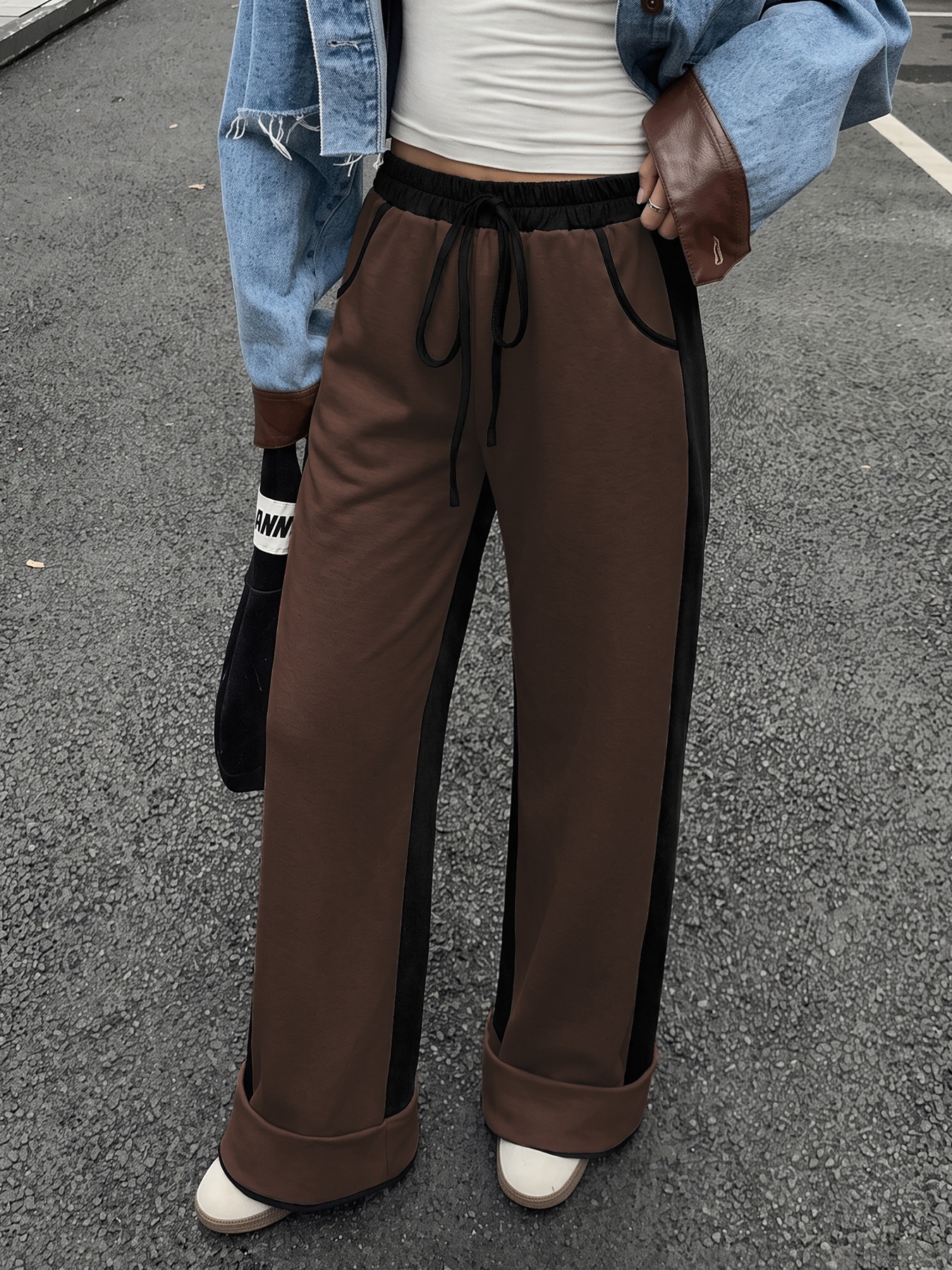 Women's Wide-Leg Contrast Side Stripe Sweatpants