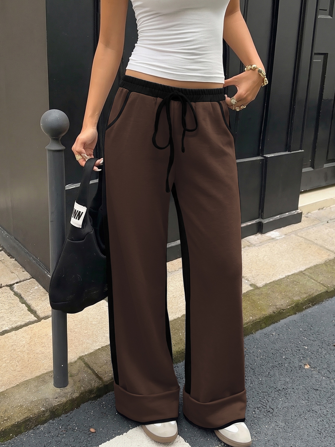 Women's Wide-Leg Contrast Side Stripe Sweatpants