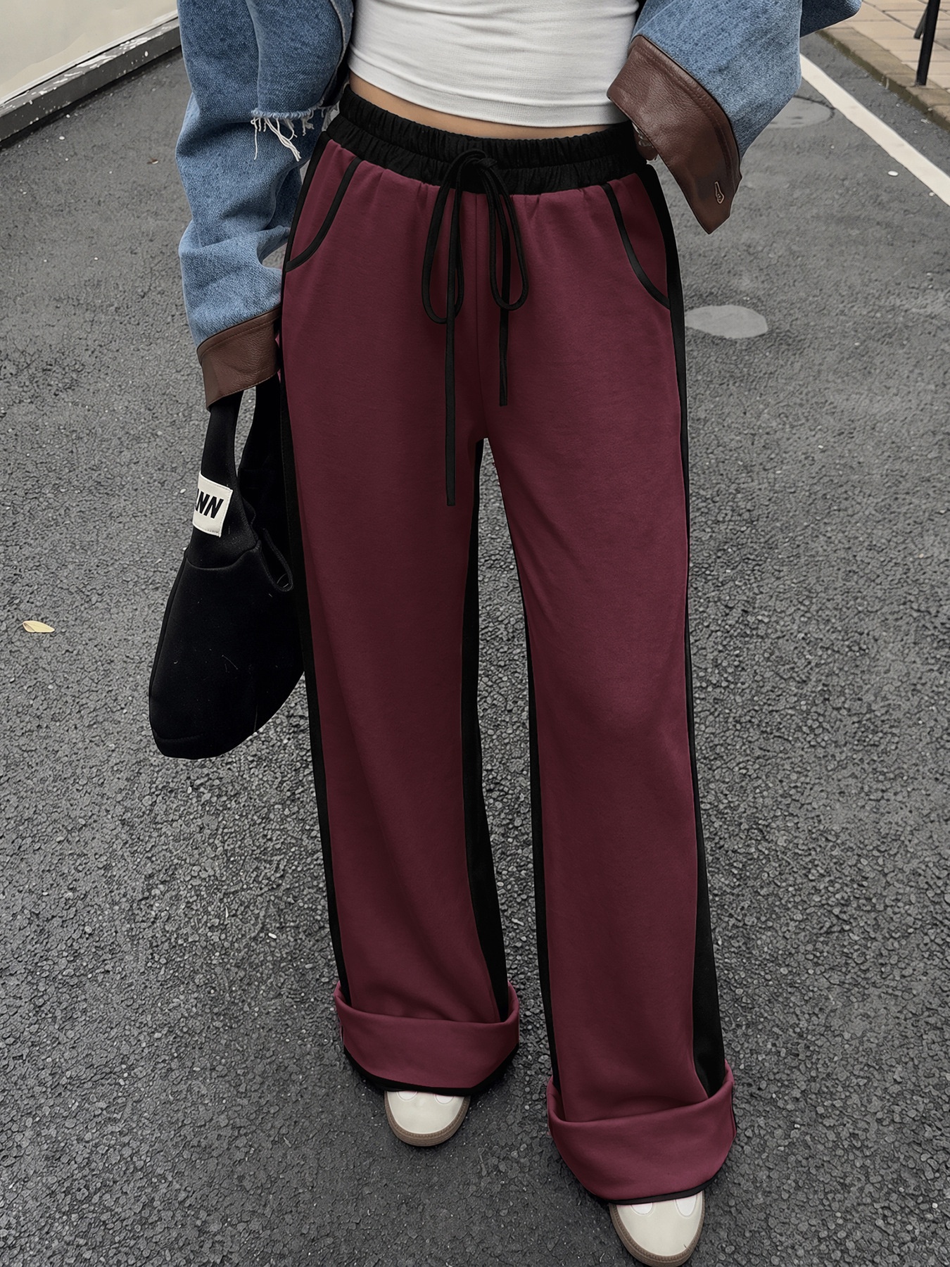 Women's Wide-Leg Contrast Side Stripe Sweatpants