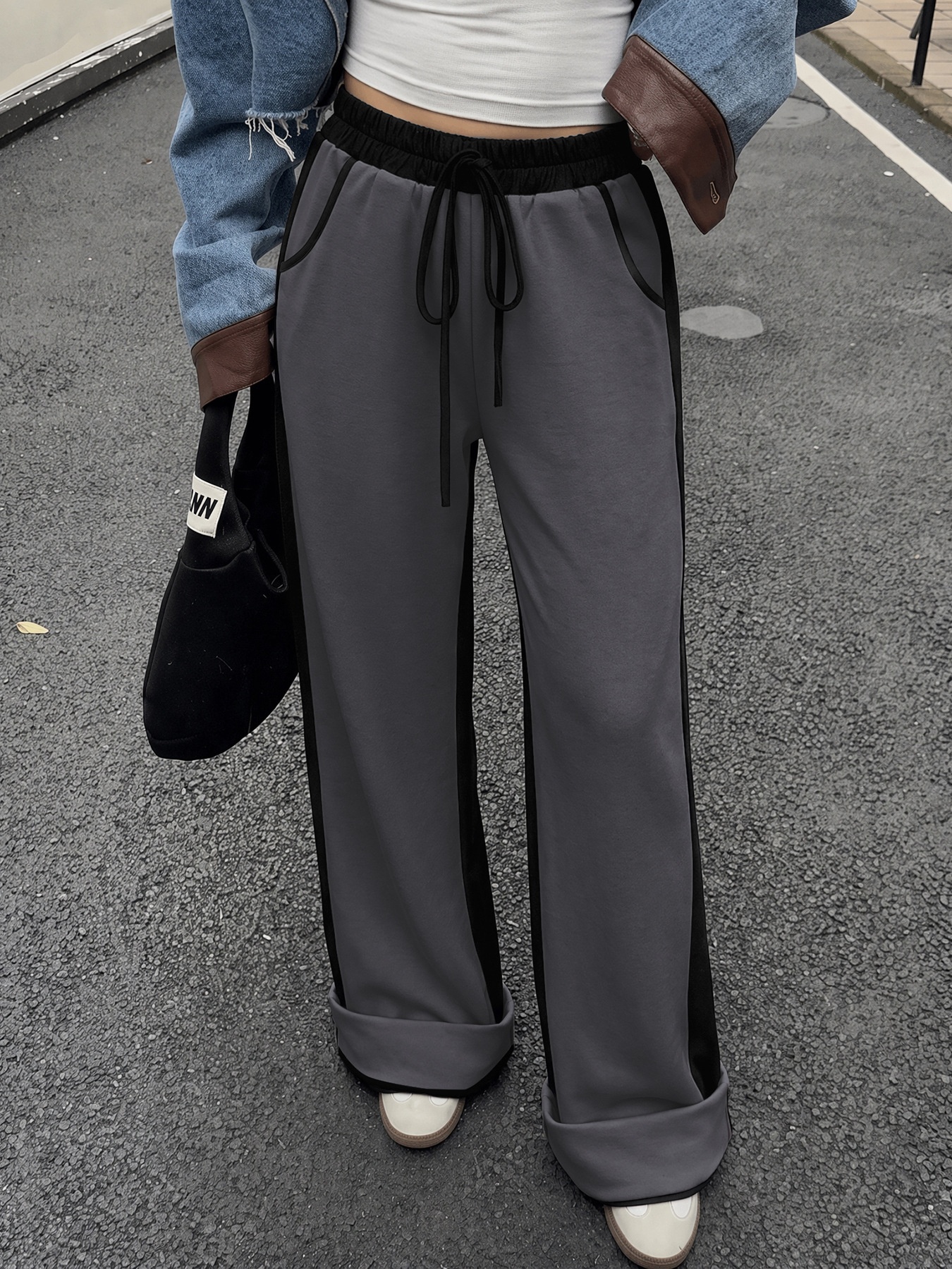 Women's Wide-Leg Contrast Side Stripe Sweatpants
