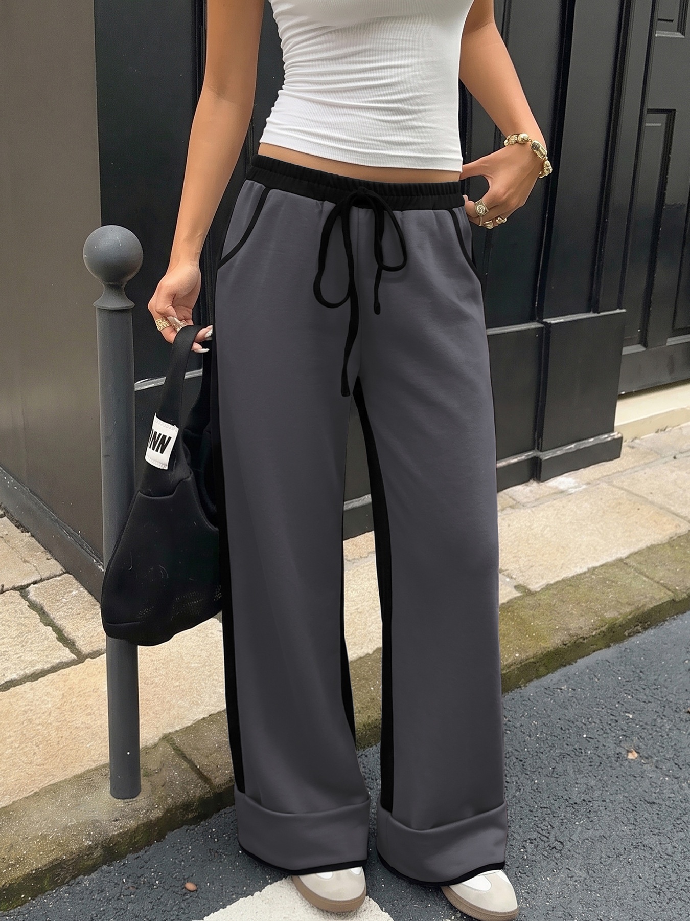Women's Wide-Leg Contrast Side Stripe Sweatpants