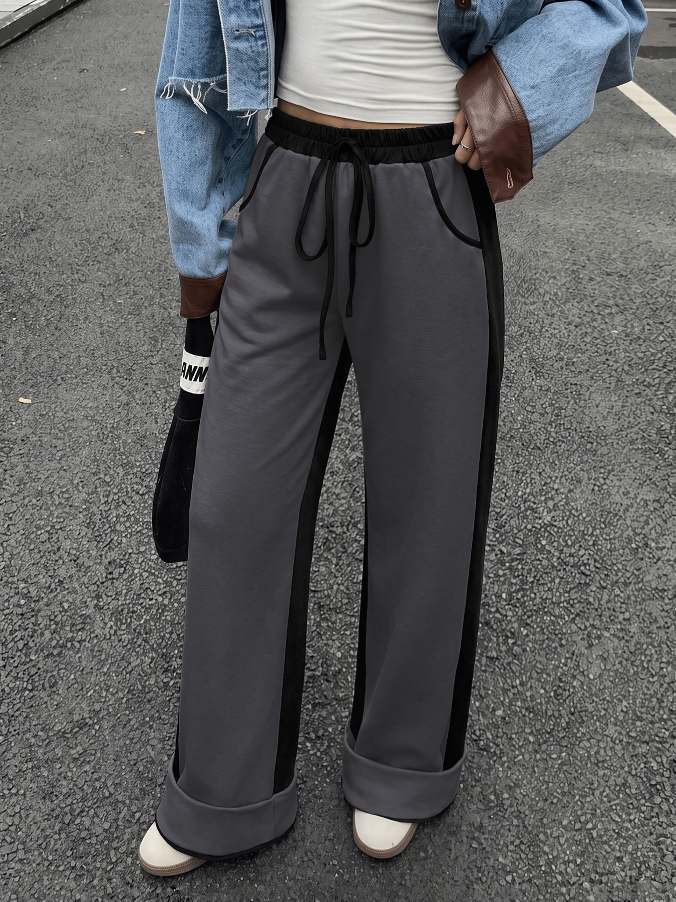 Women's Wide-Leg Contrast Side Stripe Sweatpants