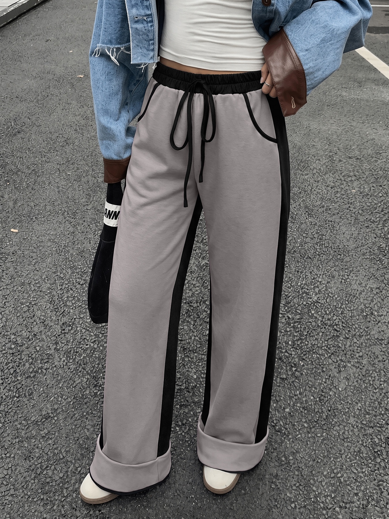 Women's Wide-Leg Contrast Side Stripe Sweatpants