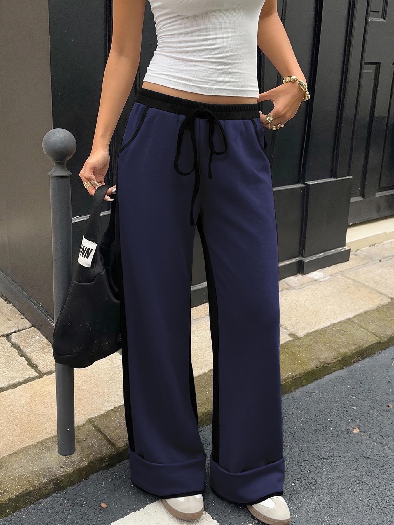 Women's Wide-Leg Contrast Side Stripe Sweatpants