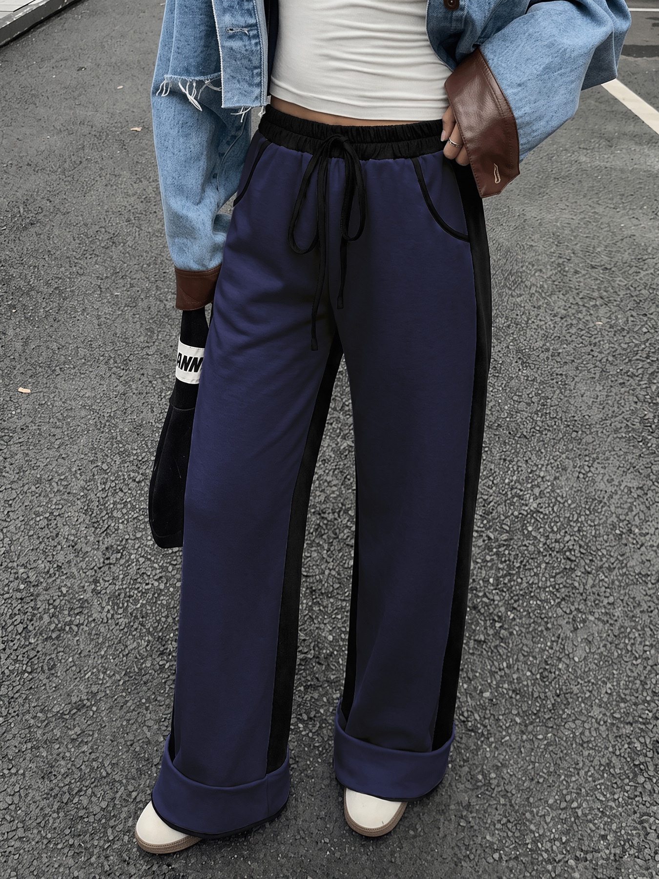 Women's Wide-Leg Contrast Side Stripe Sweatpants