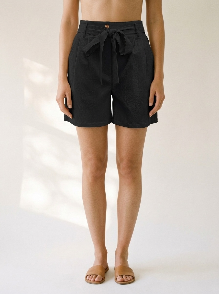 Short à jambes larges plissé, taille haute et ceinture à nouer pour femme