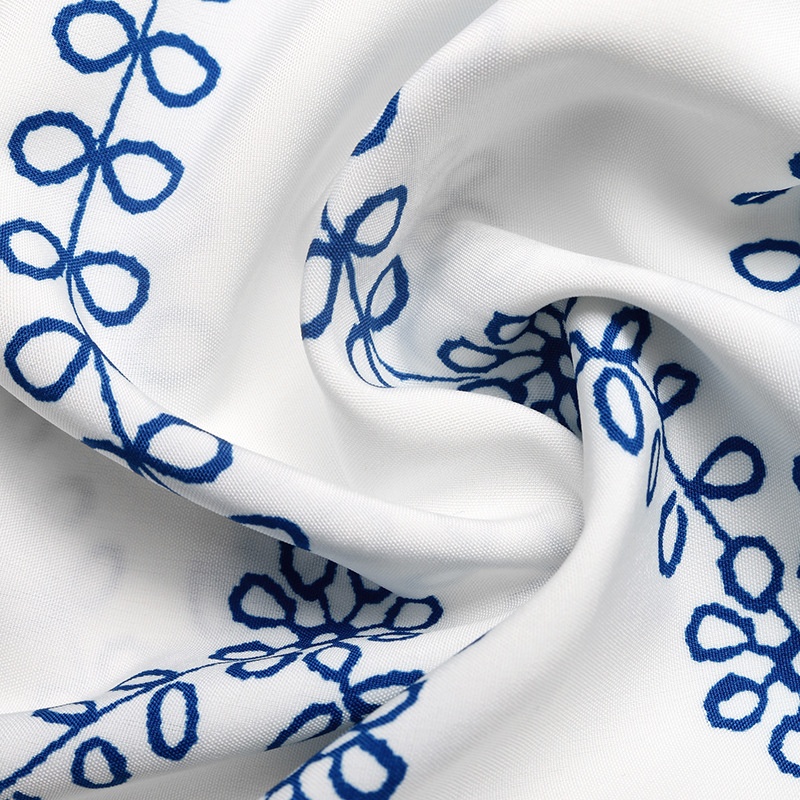 Jupe longue bohème brodée à taille smockée - Blanche et bleue