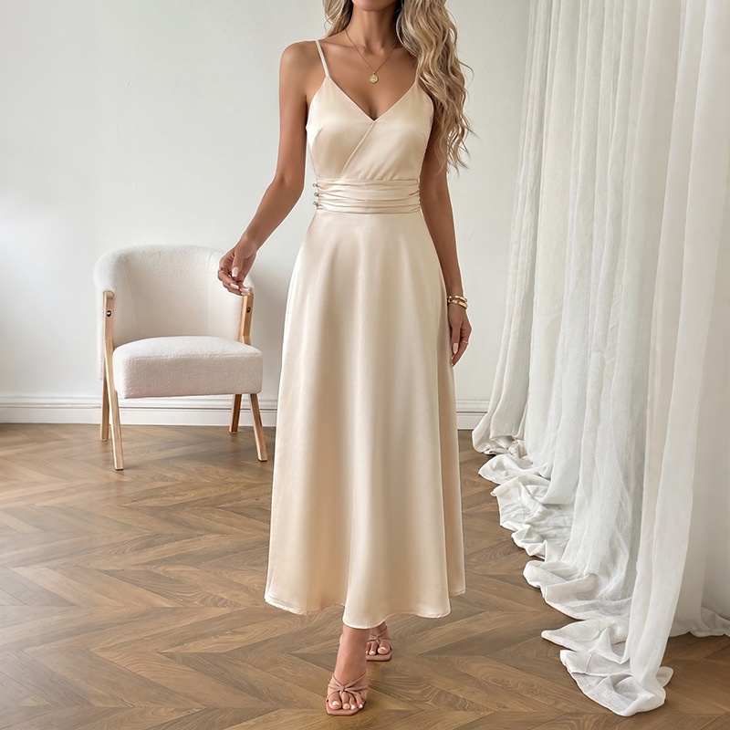 Robe nuisette midi élégante en satin champagne à col en V