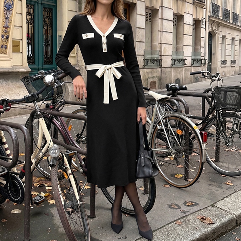 Contrast Trim V-Neck Long Sleeve Midi Knit Dress