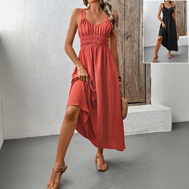Abito estivo midi da donna a trapezio con pieghe e laccetti sul retro.