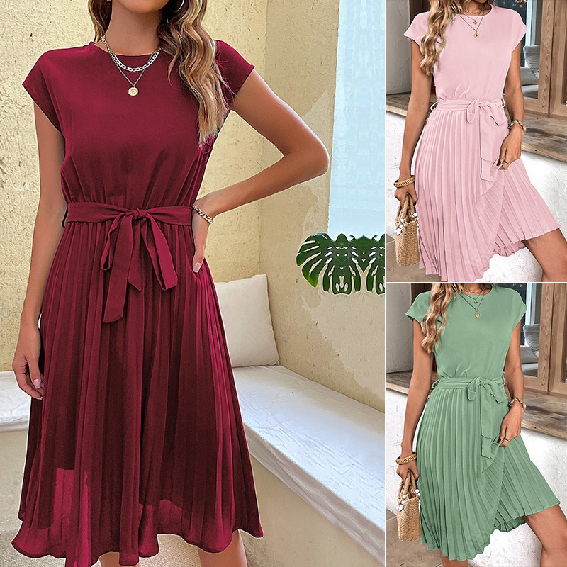 Dames midi-jurk met kapmouwtjes, plooien en riem