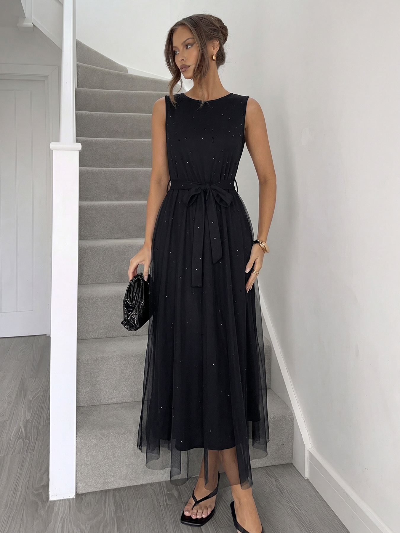 Robe midi en tulle noir pailleté avec ceinture à nouer