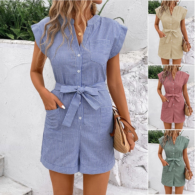 Combinaison courte rayée à boutons et ceinture pour femme