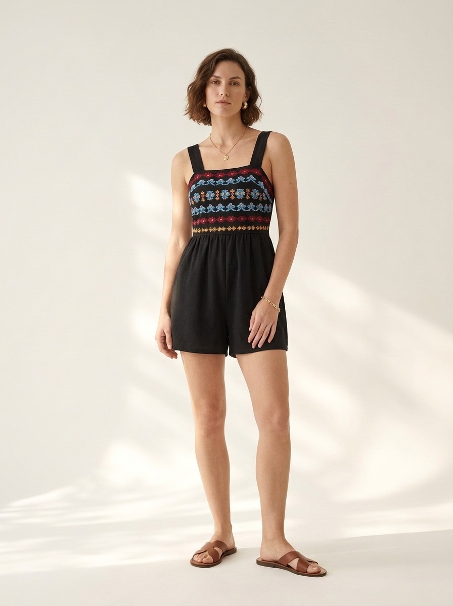 Combinaison noire brodée style bohème