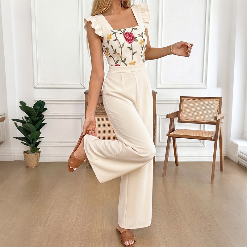 Combinaison à jambes larges et manches à volants brodées de fleurs