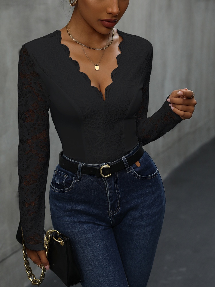 Women's Scalloped Lace V-Neck Long Sleeve Bodysuit