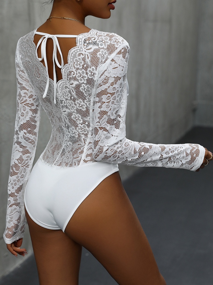 Women's Scalloped Lace V-Neck Long Sleeve Bodysuit