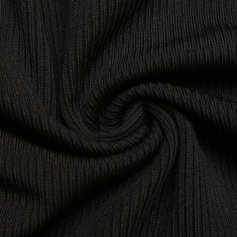 Tuta intera da donna nera a coste con scollo all'americana e spalle scoperte