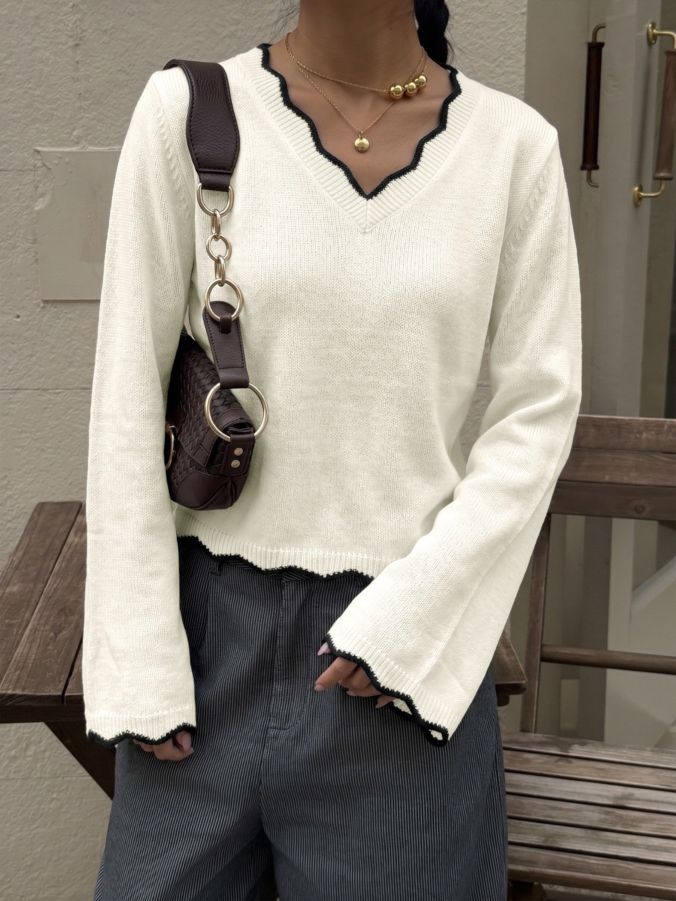 Contrast Trim Scalloped V-Neck Knit Sweater Top