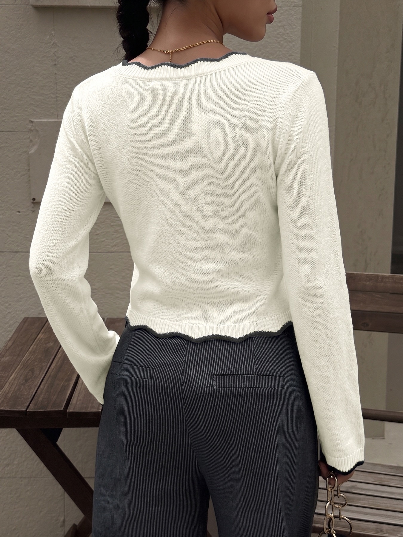 Contrast Trim Scalloped V-Neck Knit Sweater Top