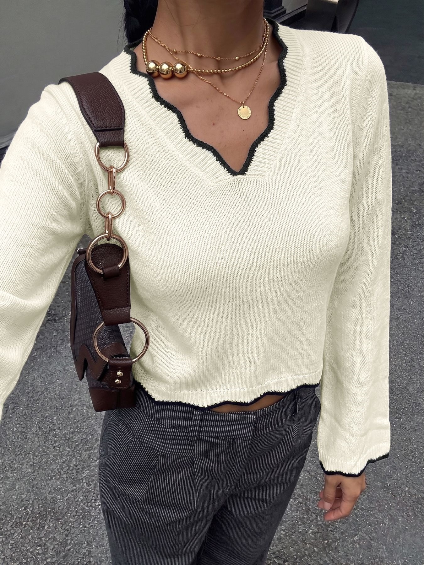 Contrast Trim Scalloped V-Neck Knit Sweater Top