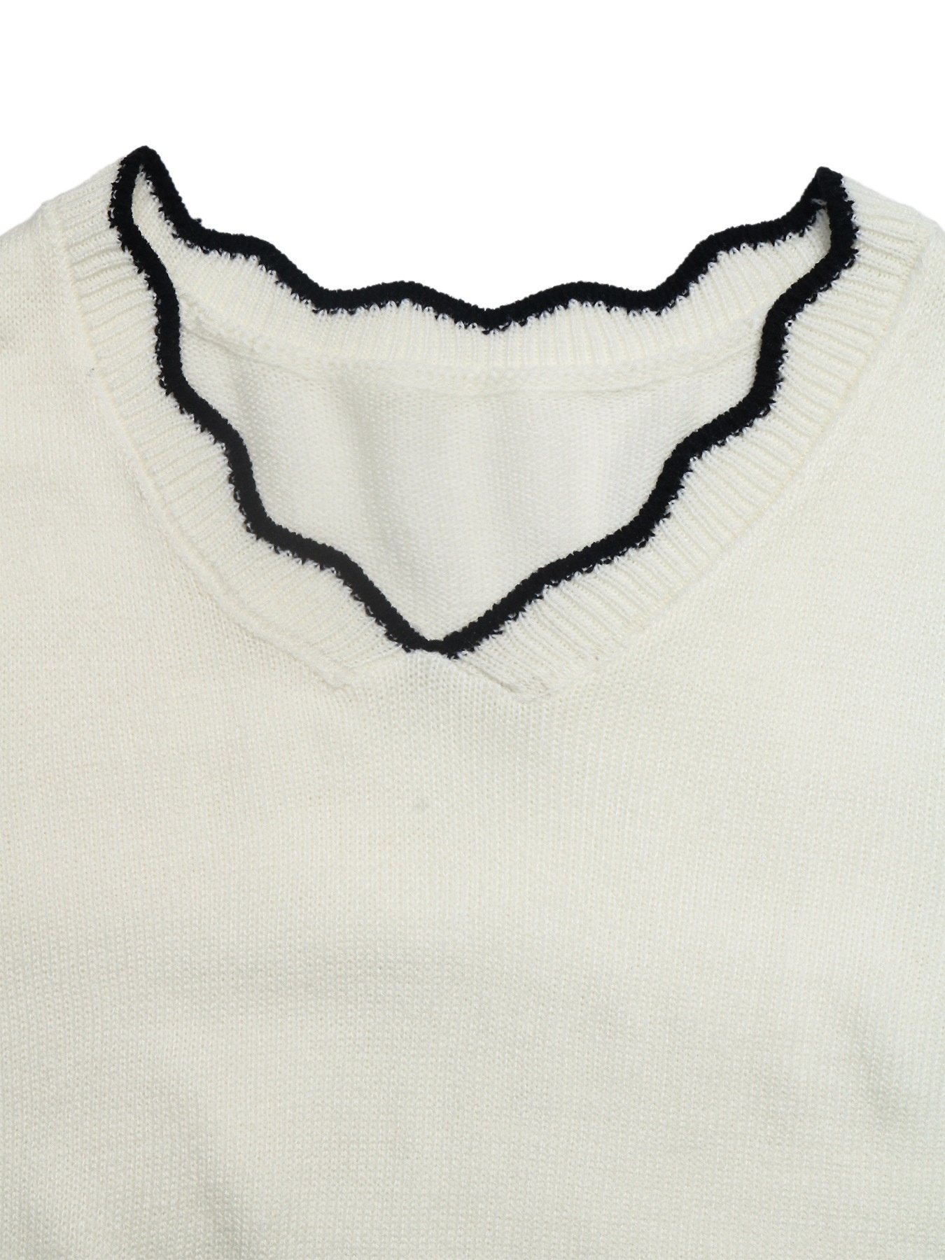 Contrast Trim Scalloped V-Neck Knit Sweater Top