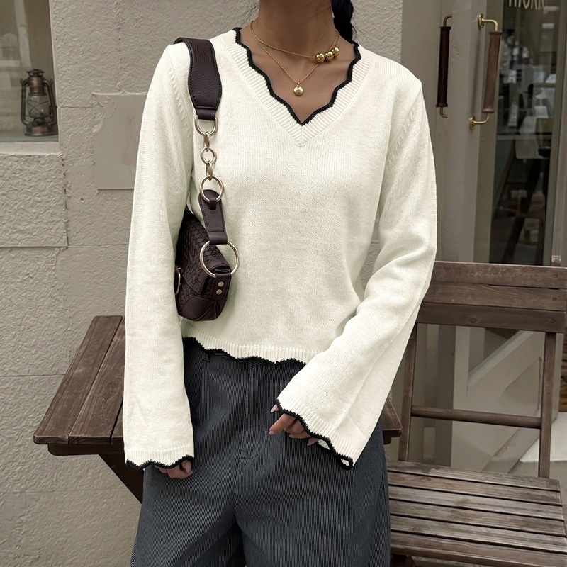 Contrast Trim Scalloped V-Neck Knit Sweater Top