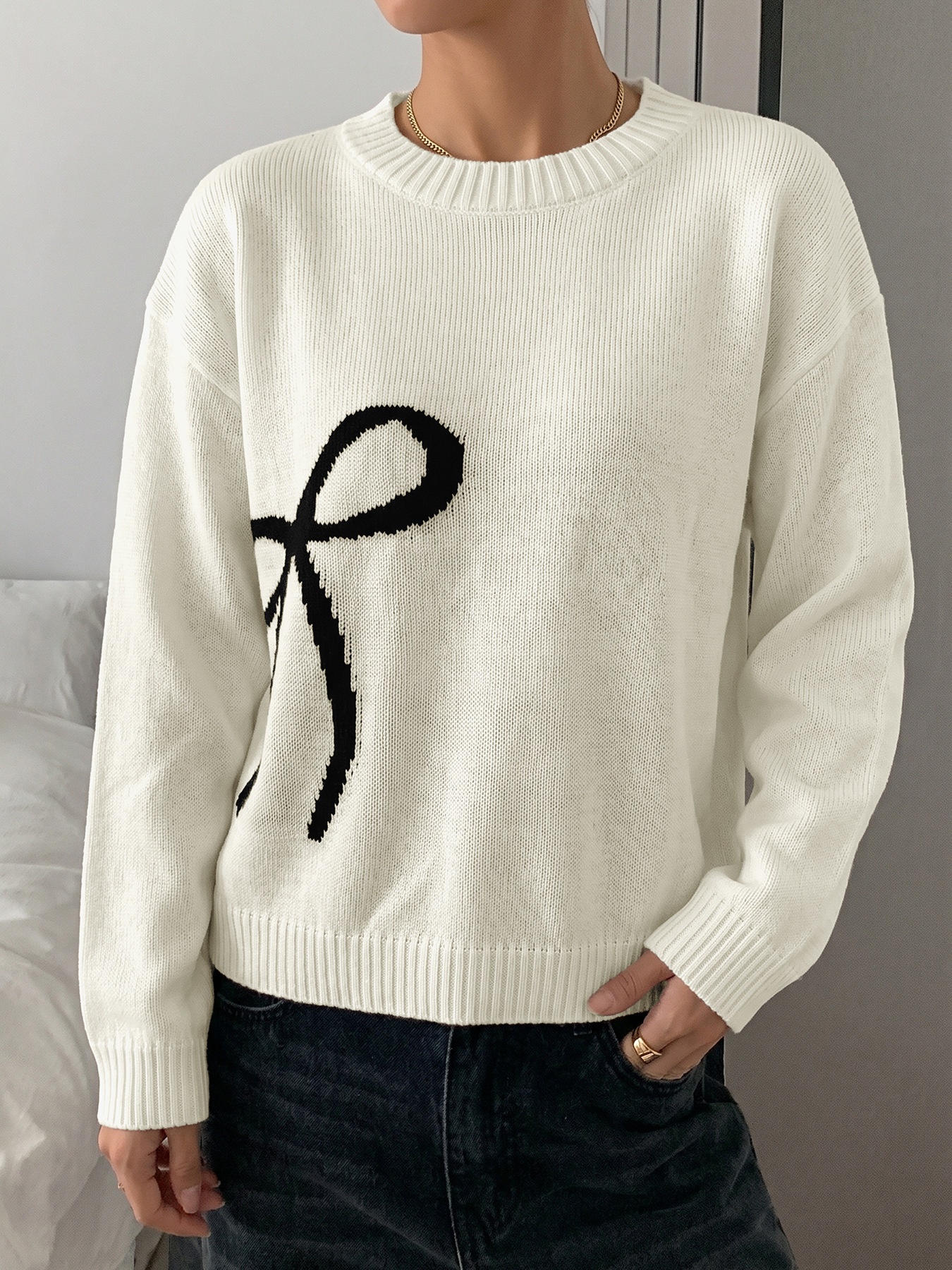 Women's Bow Graphic Crewneck Knit Sweater