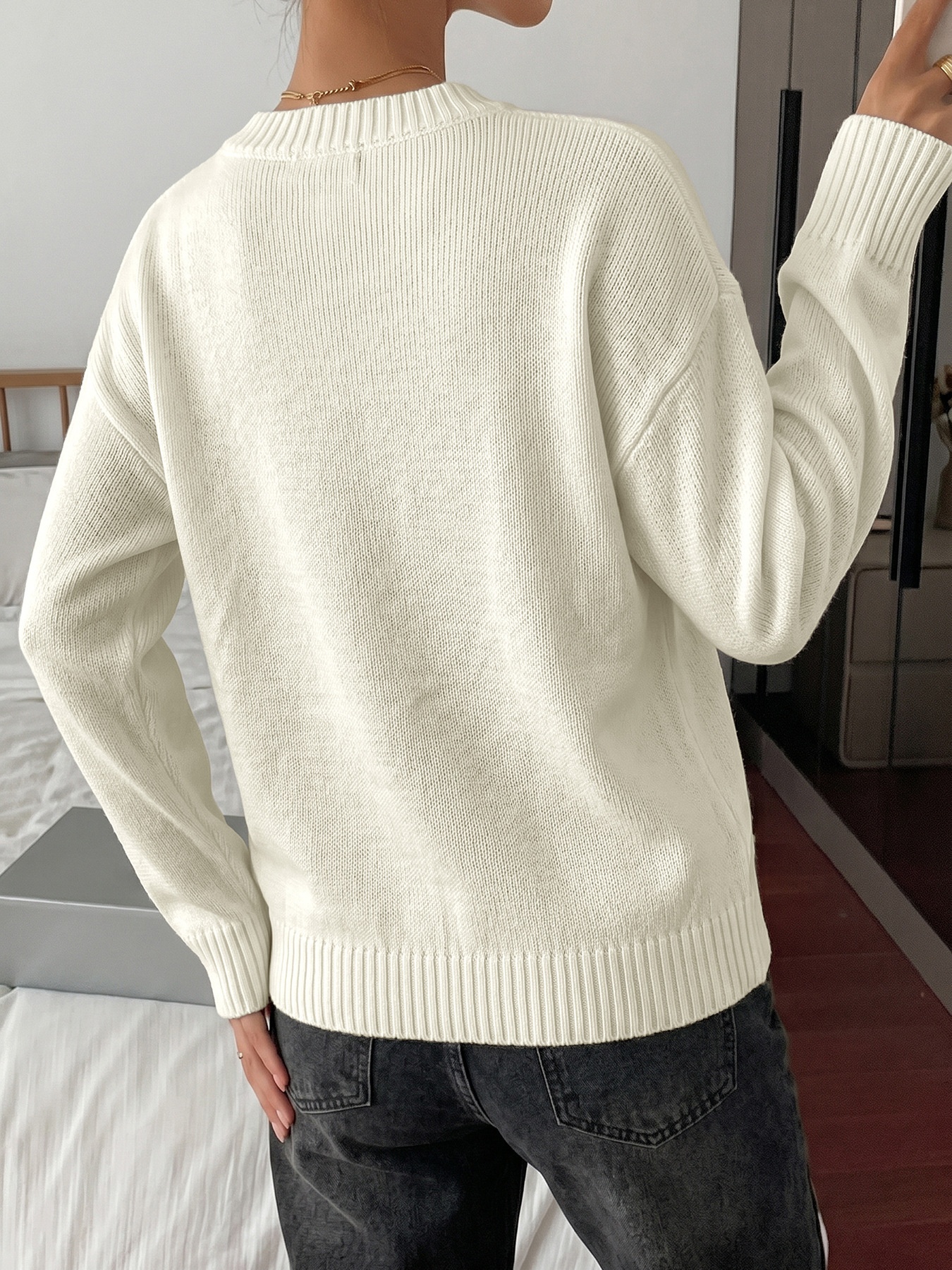 Women's Bow Graphic Crewneck Knit Sweater