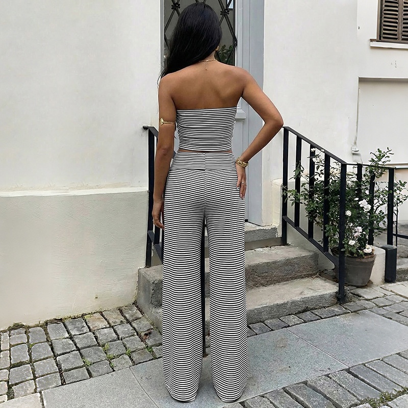 Ensemble 2 pièces chic composé d'un haut tube rayé et d'un pantalon large
