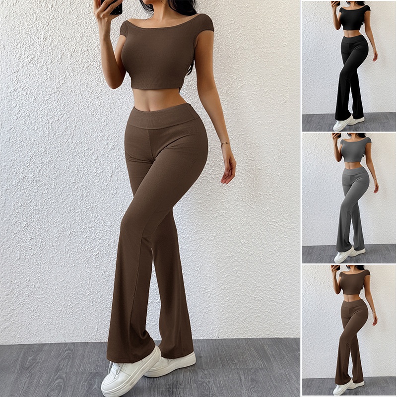 Ensemble crop top à épaules dénudées en maille côtelée et pantalon évasé