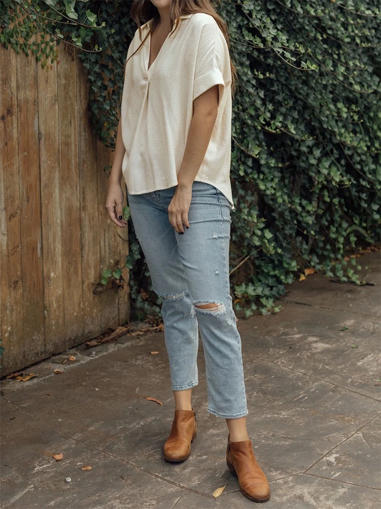 Women's Off-White V-Neck Collared Button Back Blouse