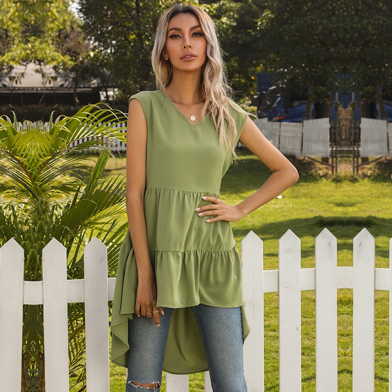 Stufenförmiges Rüschen-Tunika-Top mit asymmetrischem Saum und V-Ausschnitt – ärmellos