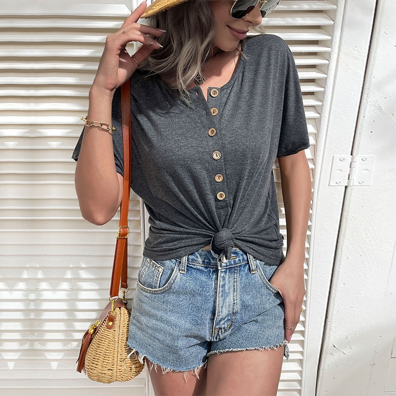 Lässiges Damen-Henley-Shirt mit kurzen Ärmeln und Knöpfen