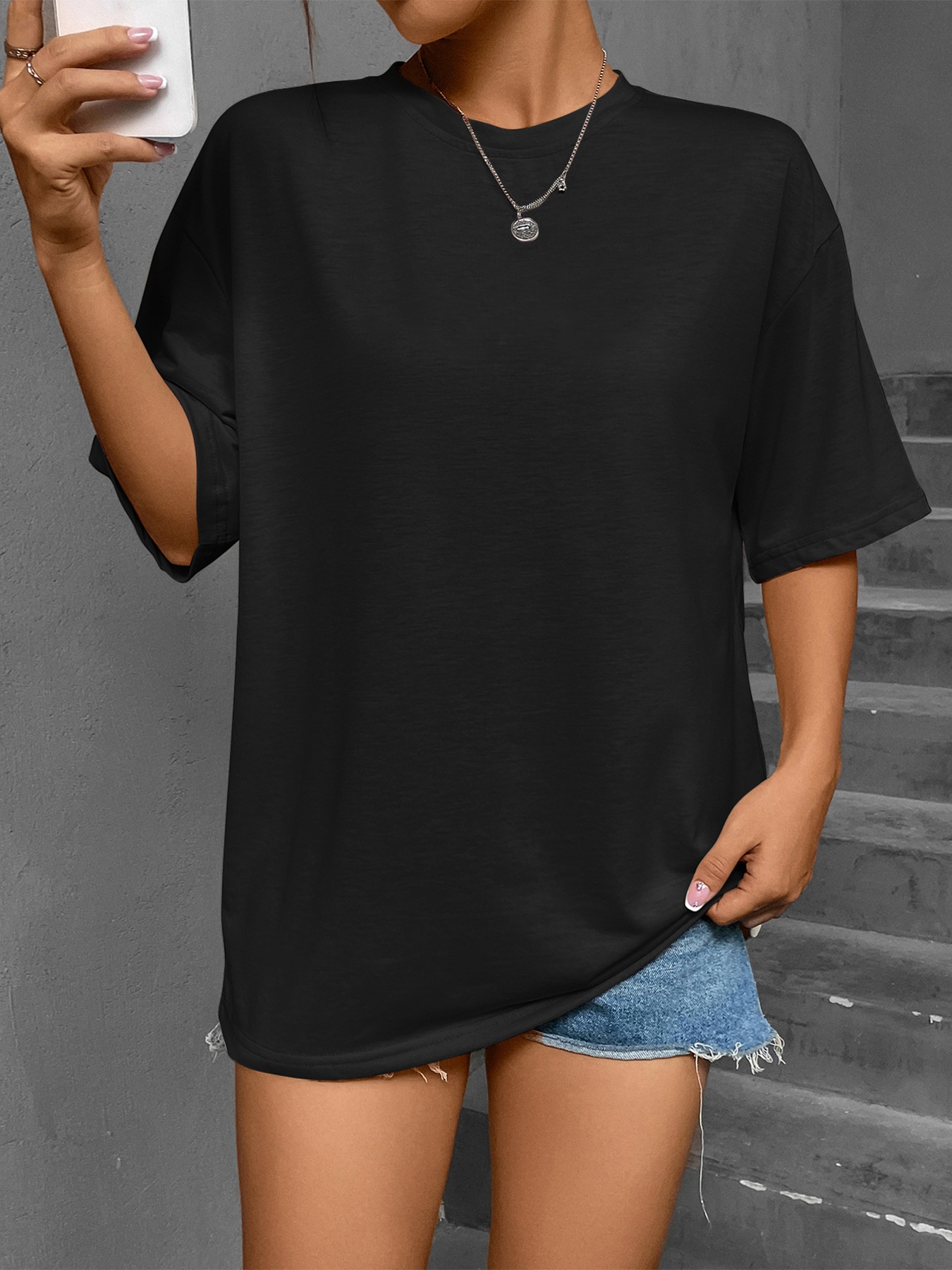 Women's Oversized Black T-Shirt - Casual & Comfy Tee