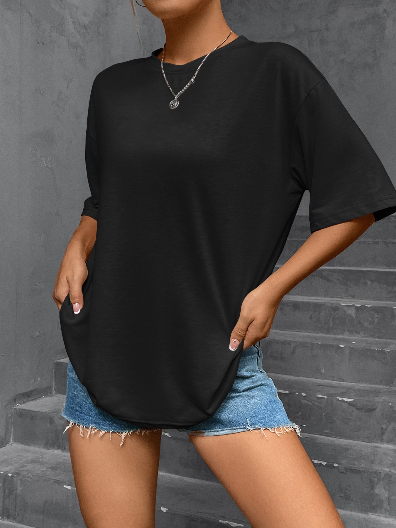 Women's Oversized Black T-Shirt - Casual & Comfy Tee