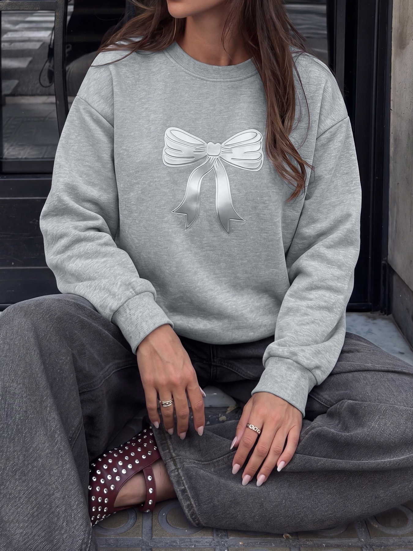 Women's Grey Bow Graphic Crewneck Sweatshirt