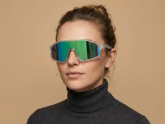 BS0205-0039_White_Aviator_TR90_Sunglasses-tryon_female